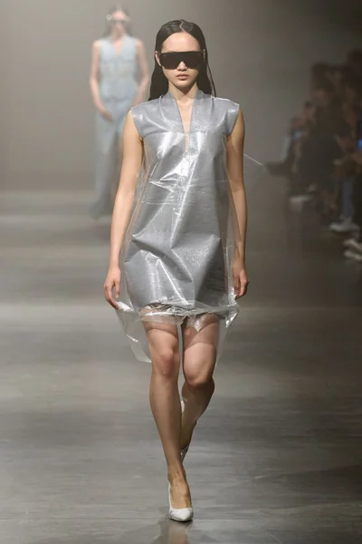 Look 17